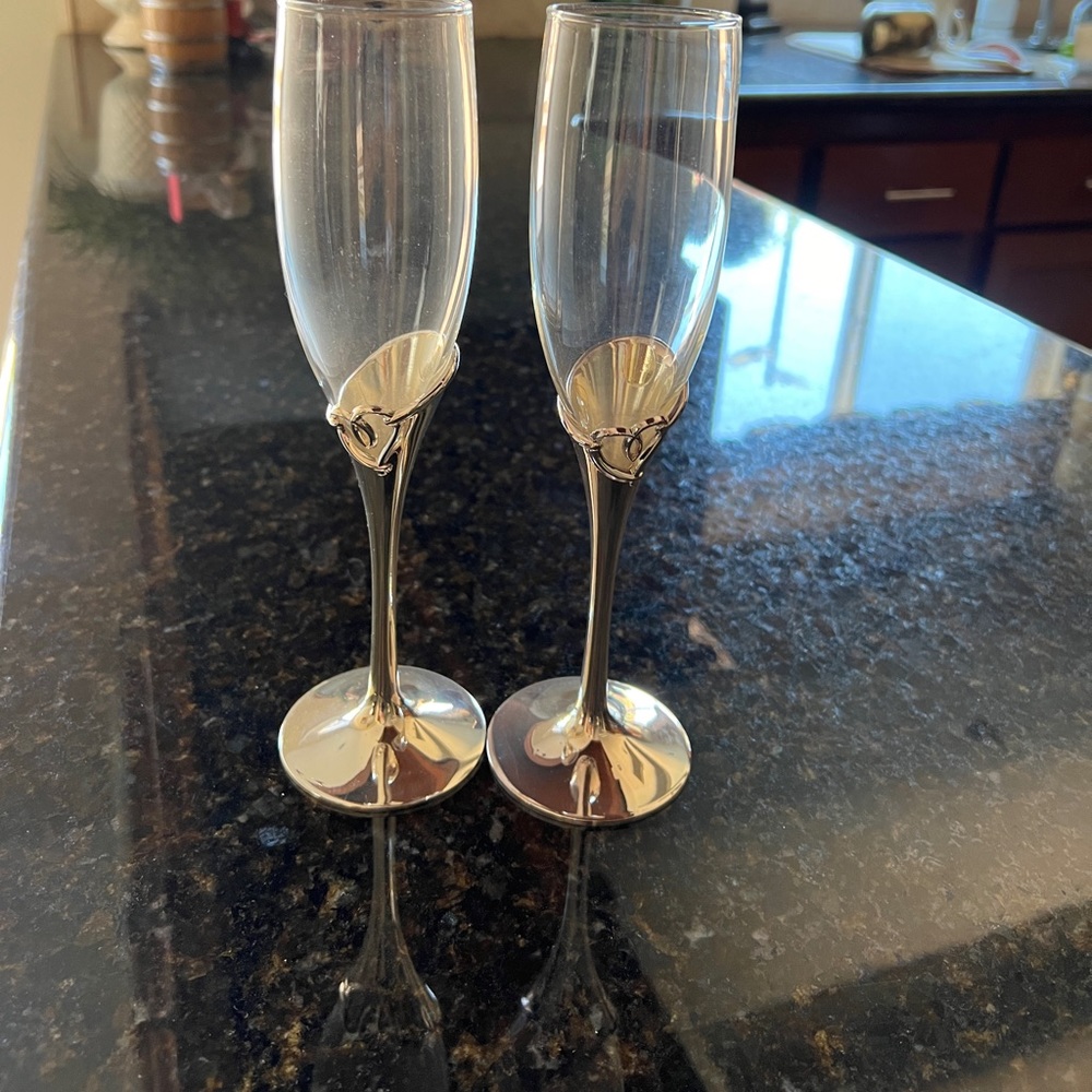 2 BRAND NEW GLASSES